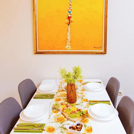 Domus Amber With Parking Φιλιππούπολη