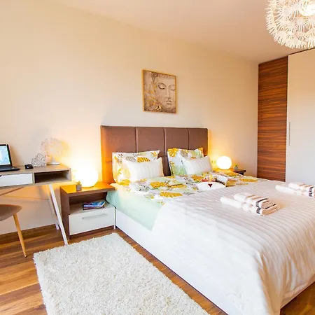 Domus Amber With Parking Lägenhet *