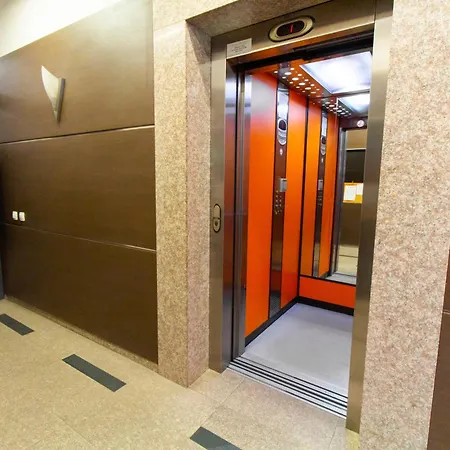 Domus Amber With Parking Apartamento *